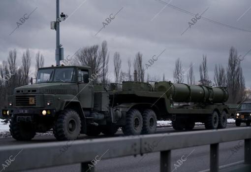 Traslado de misiles tierra aire Sam S300 hacia la región de Jarkov